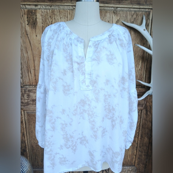 Eddie BAUER PEASANT MINERAL Wash White Beige Patterned Women's Top Blouse Tunic - Picture 1 of 7
